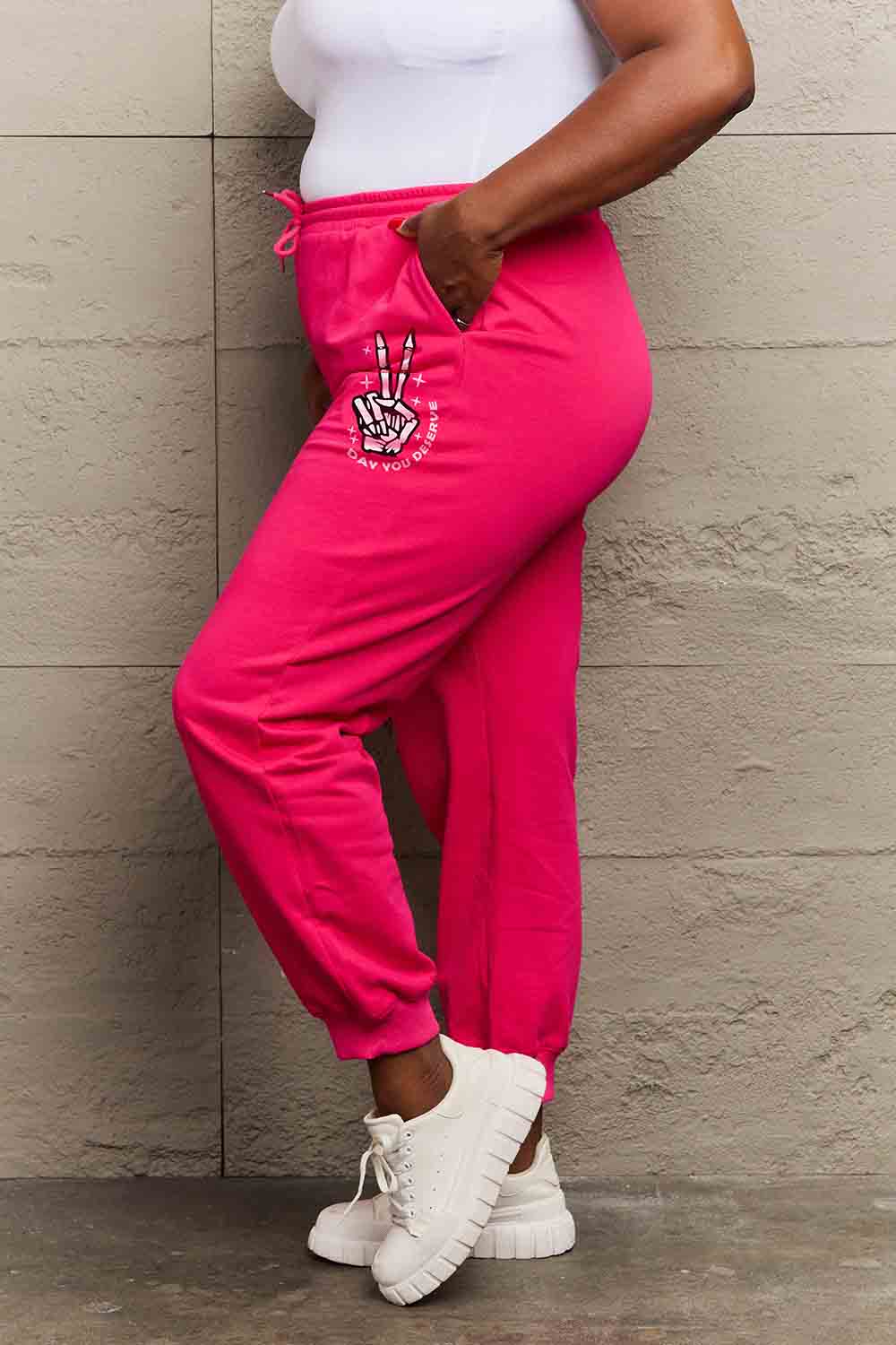 "DAY YOU DESERVE" GRAPHIC DRAWSTRING SWEATPANTS - DEEP ROSE - (S-3XL)