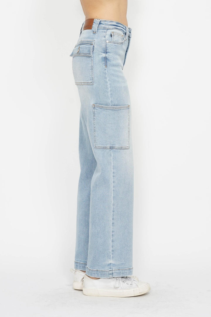 🤠 Judy Blue High-Waist Stretchy Straight Cargo Jeans – Light Wash 💙👖