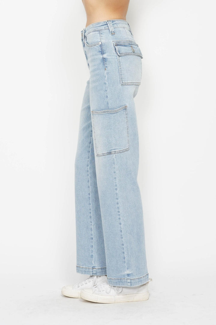 🤠 Judy Blue High-Waist Stretchy Straight Cargo Jeans – Light Wash 💙👖
