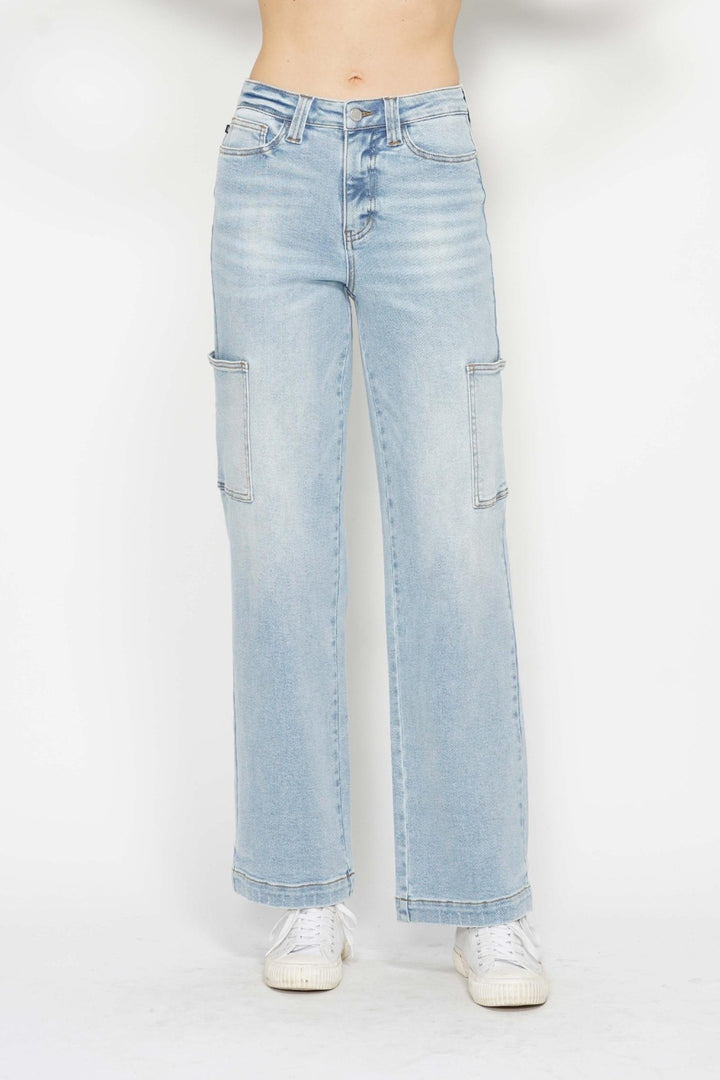 🤠 Judy Blue High-Waist Stretchy Straight Cargo Jeans – Light Wash 💙👖