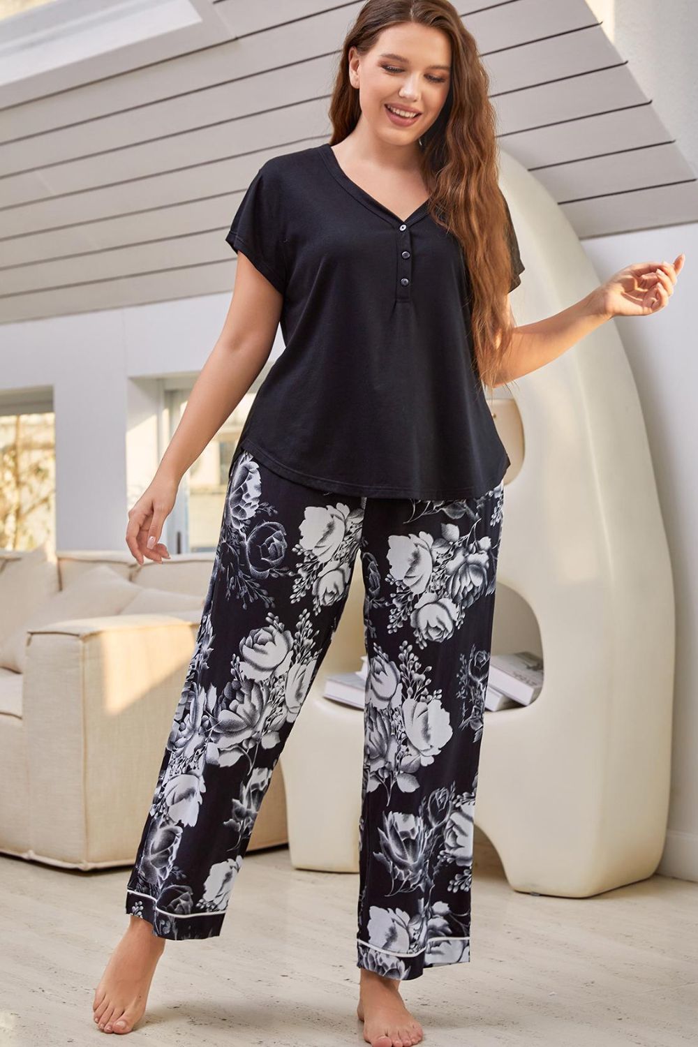 V-NECK SOLID TOP & FLORAL PANTS LOUNGE SET - (S - 4XL)