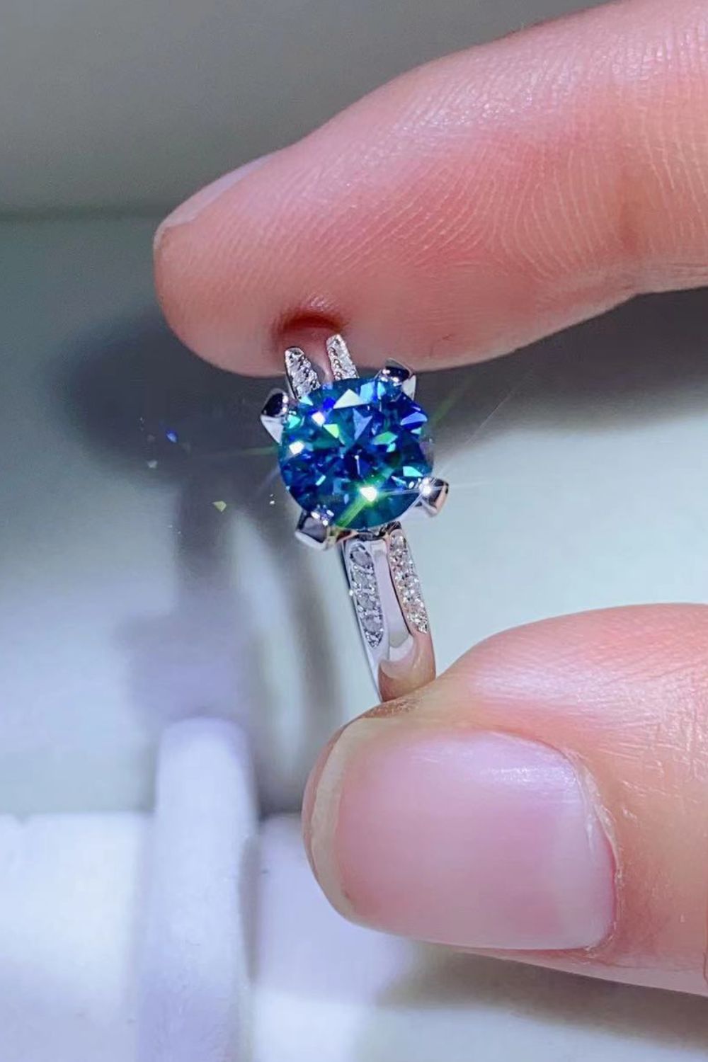 1 Carat Moissanite &amp; Zircon 4-Prong Ring - Sky Blue