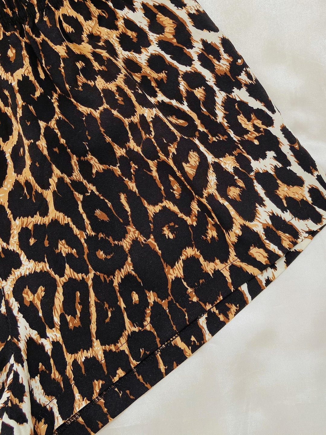 Leopard-Print Lip Graphic Short Sleeve Top &amp; Shorts Loungewear Set - (S-XL)