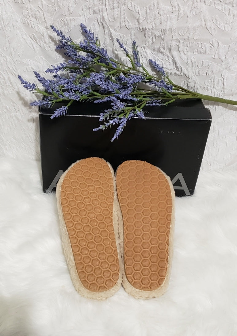 🤍 AQUA Fluff Faux Shearling Slide Slippers – Beige – (6) 🤍☁️