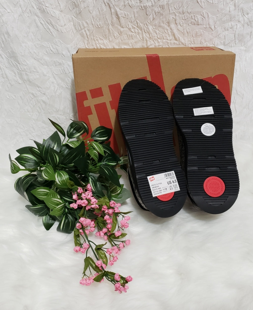 ✨ FITFLOP Freya Glitter Suede Sneakers – Black/Silver – (6.5) ✨