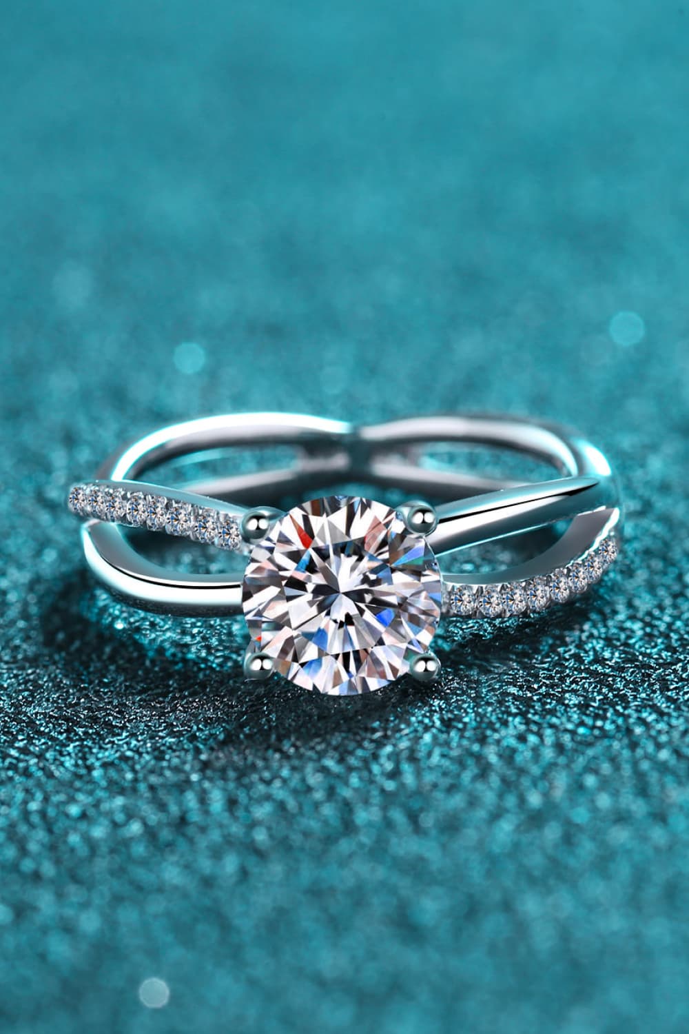 1 Carat Moissanite 925 Sterling Silver Crisscross Split-Shank Ring